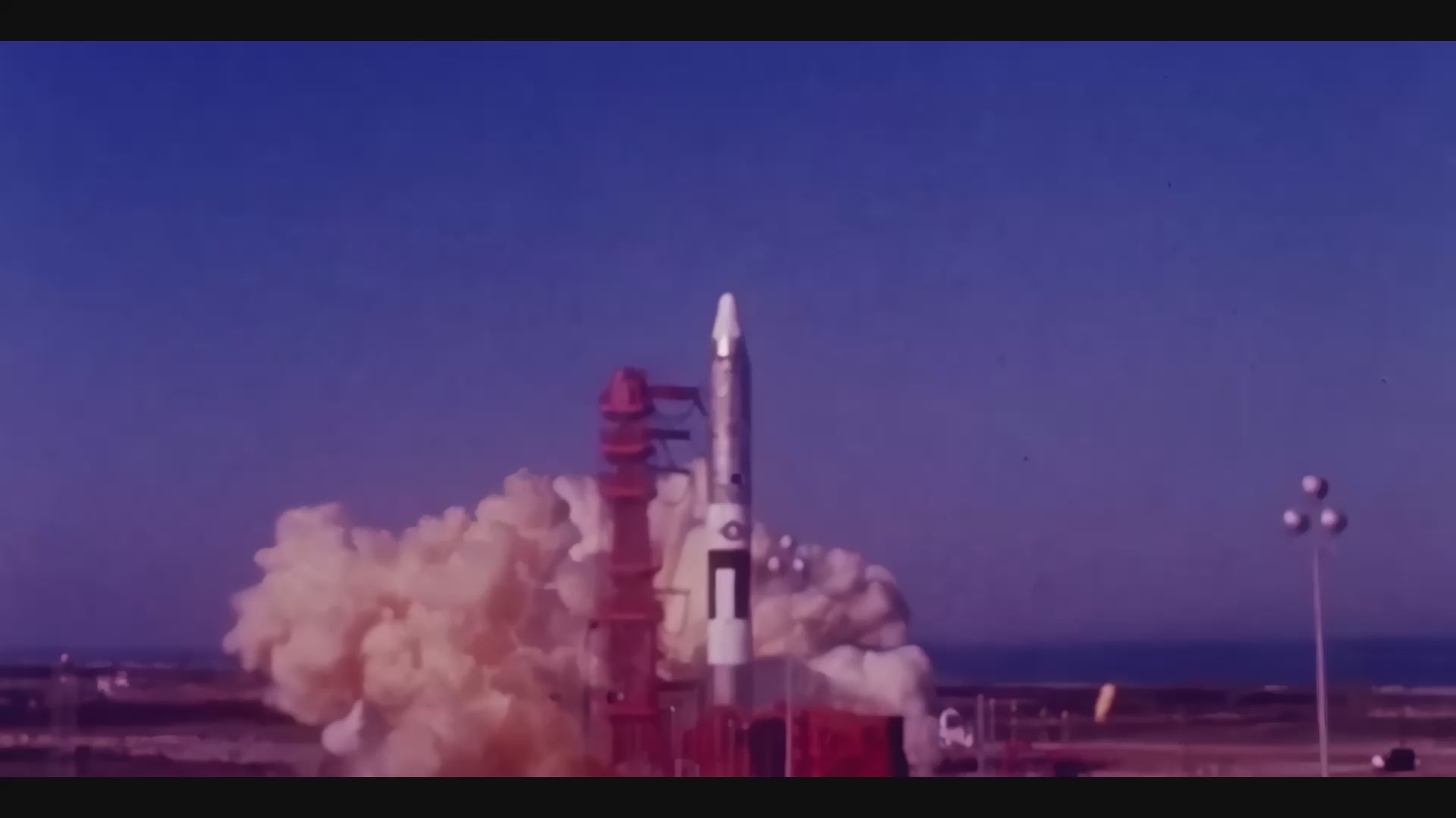 Estes Gemini Titan 1:48 Scale, Dual Engine Cluster Model Rocket Launch Video